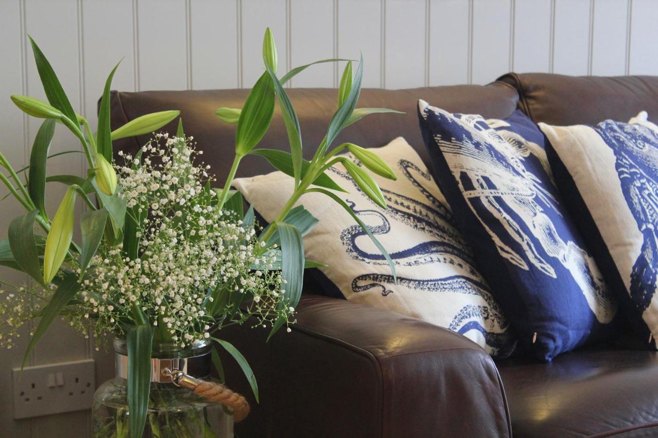 Beautiful Seaside One Bedroom Apartment 샬돈 외부 사진