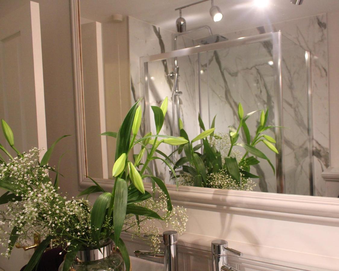 Beautiful Seaside One Bedroom Apartment 샬돈 외부 사진
