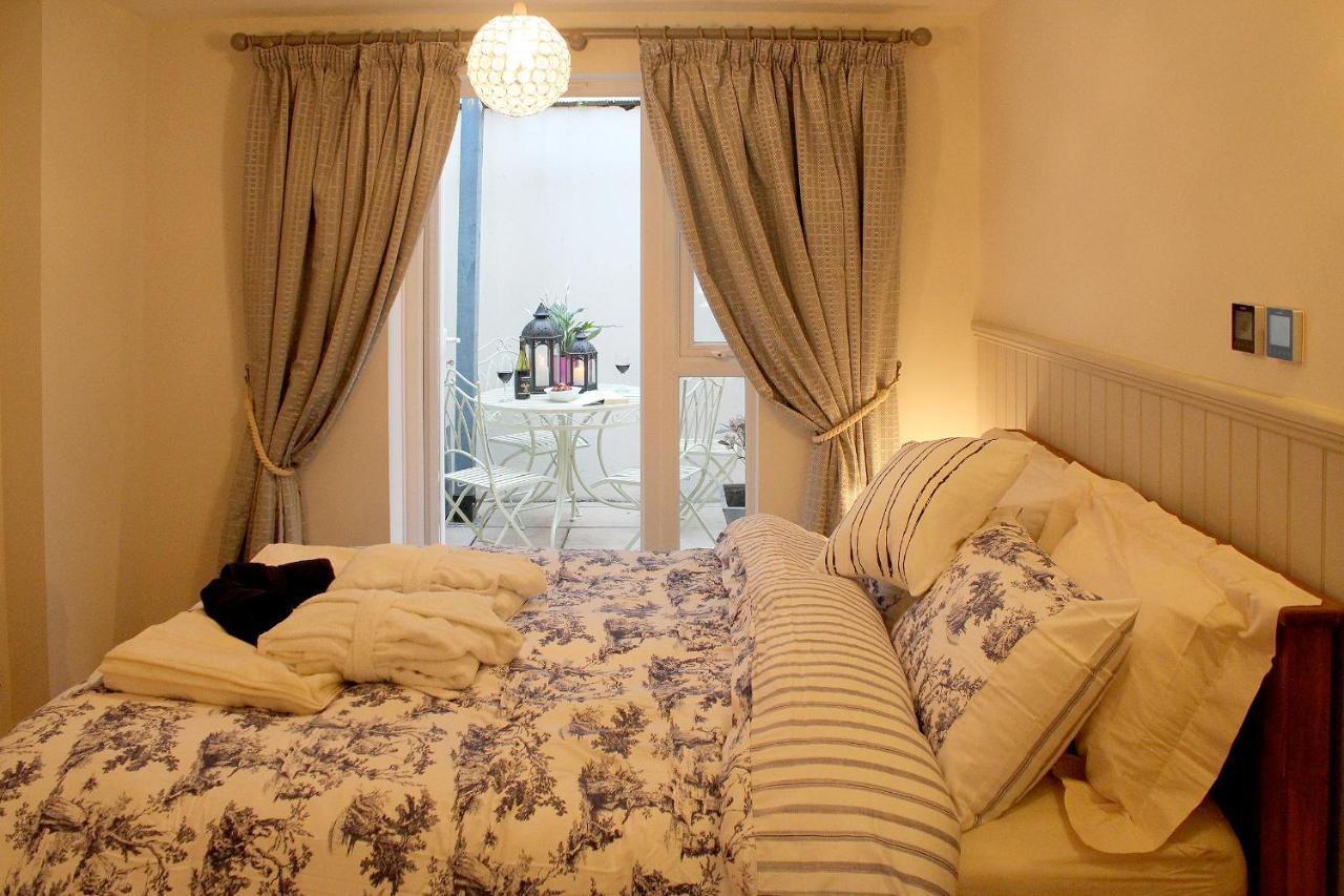 Beautiful Seaside One Bedroom Apartment 샬돈 외부 사진