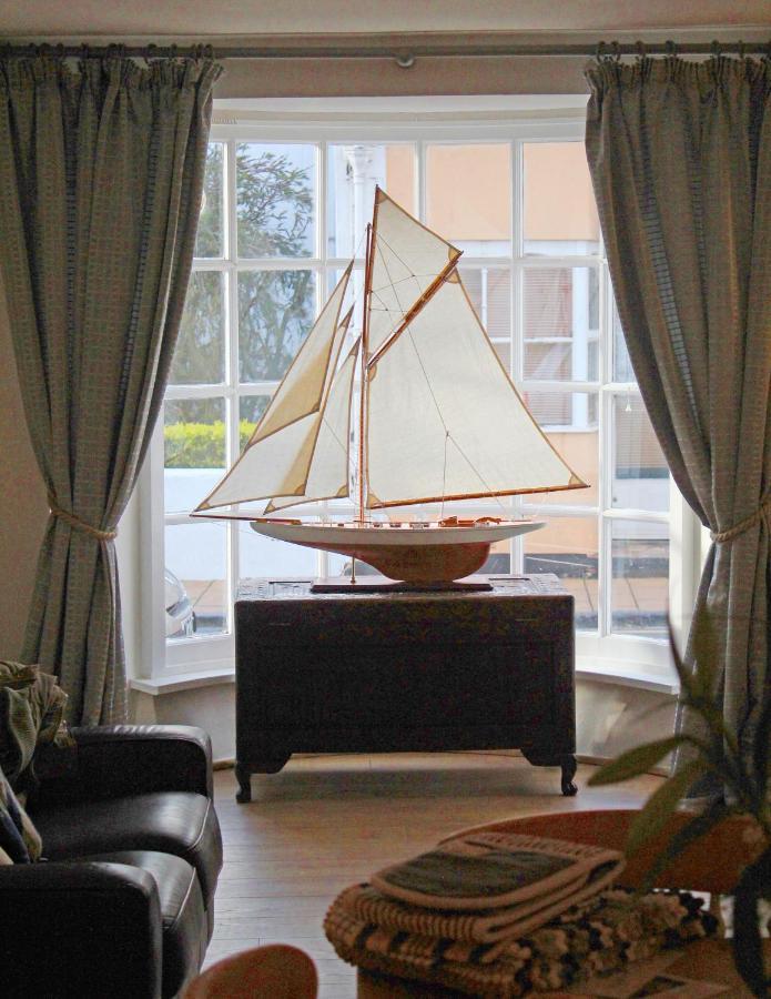 Beautiful Seaside One Bedroom Apartment 샬돈 외부 사진